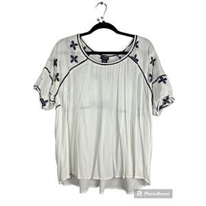 Torrid White Blue Floral Flower Embroidered Peasant Blouse Short Sleeve Size 0